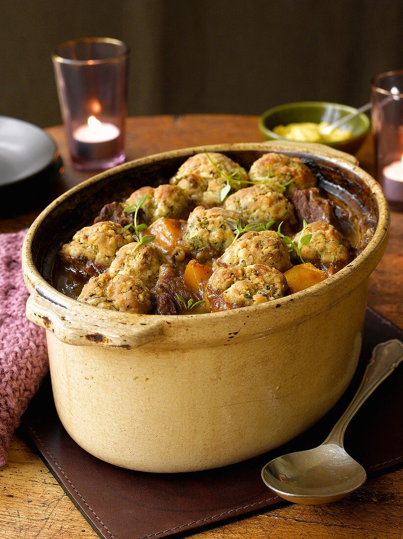 Beef Stew mit Kräuterknödeln