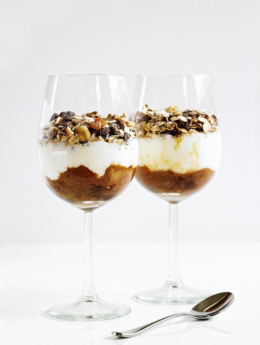Parfaits with yogurt, rhubarb, nuts and seeds