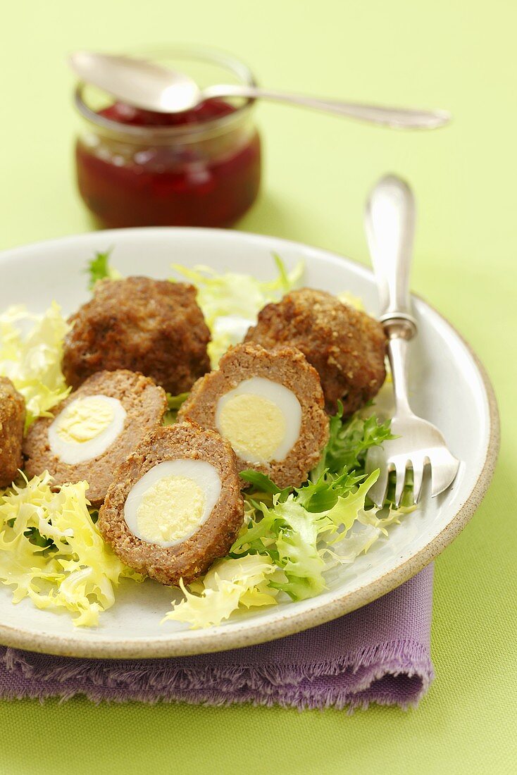 Minced meat balls with quail's eggs