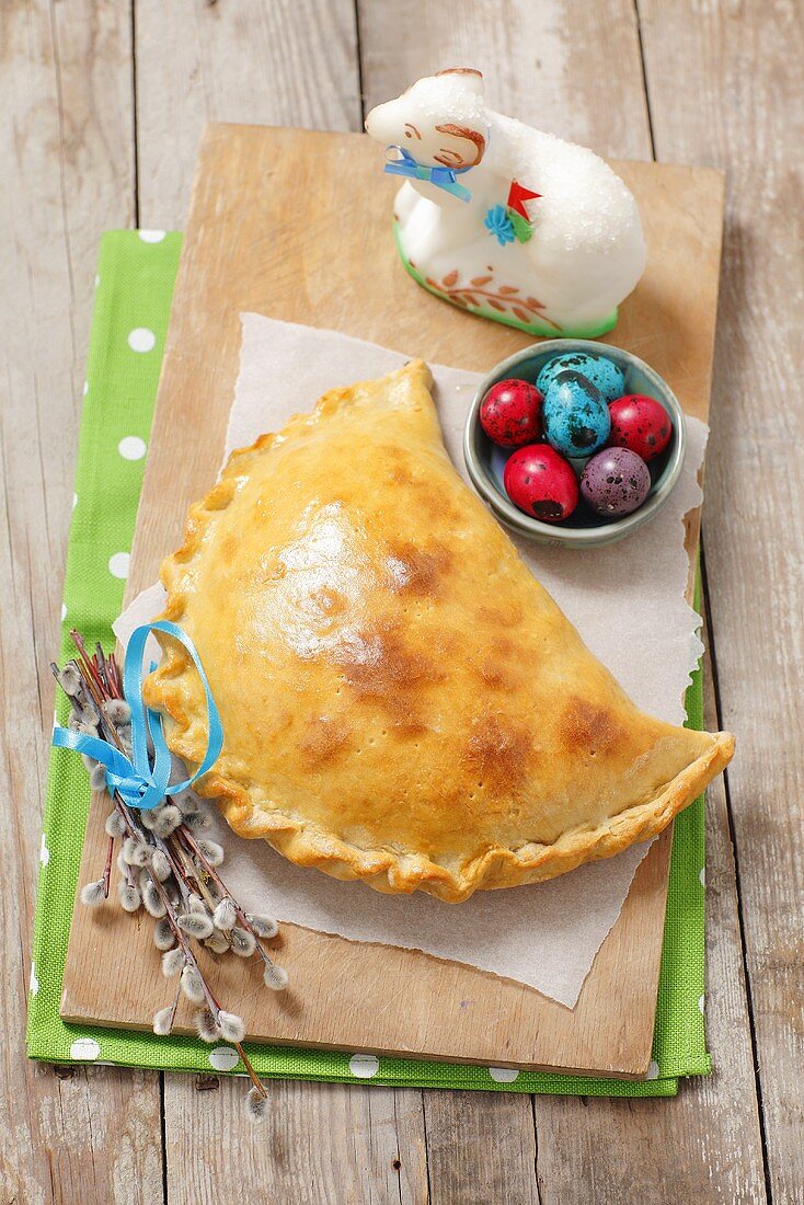 Pirogge mit Wurstfüllung zu Ostern