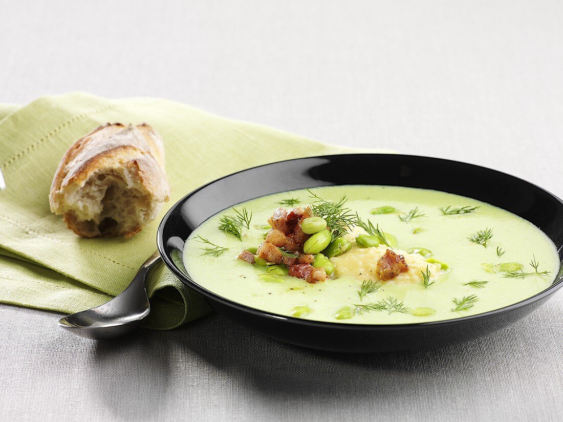 Dicke-Bohnen-Suppe mit Dill und Meerrettichcreme