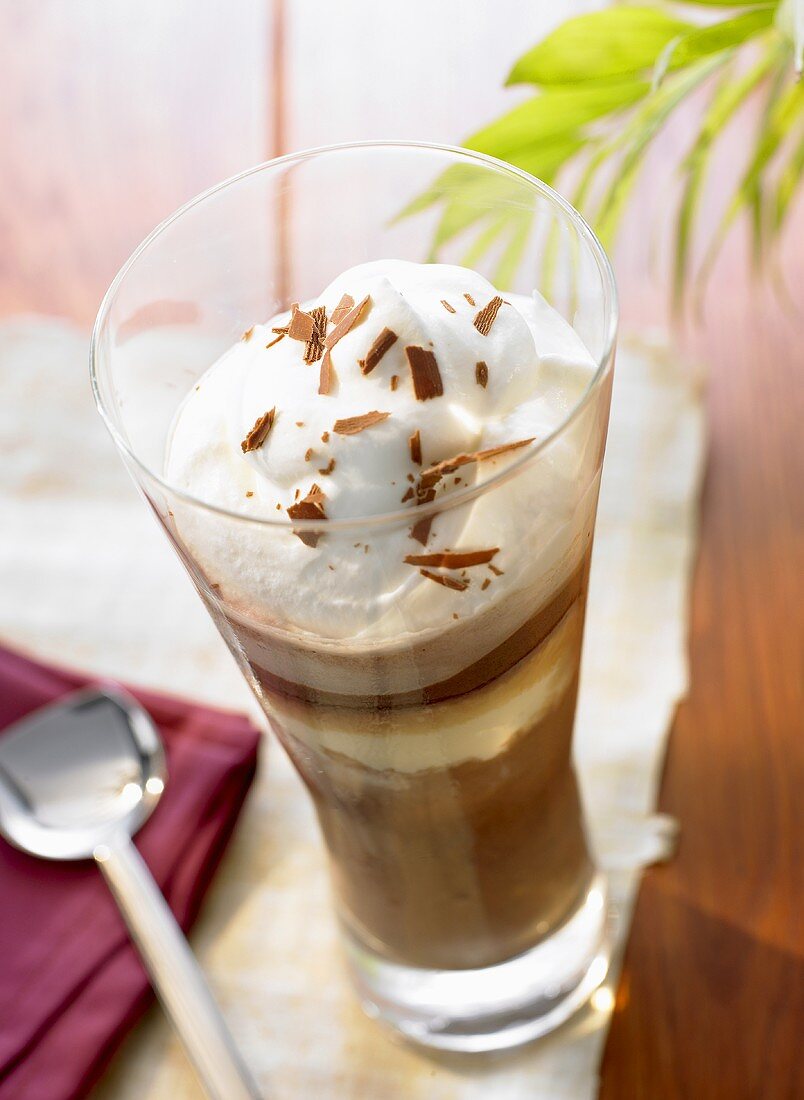 Ice cream chocolate (Hot chocolate with ice cream and cream)