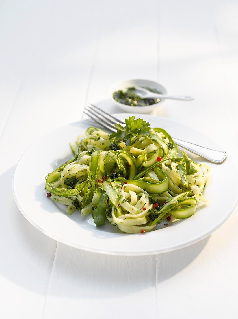 Tagliatelle with green asparagus