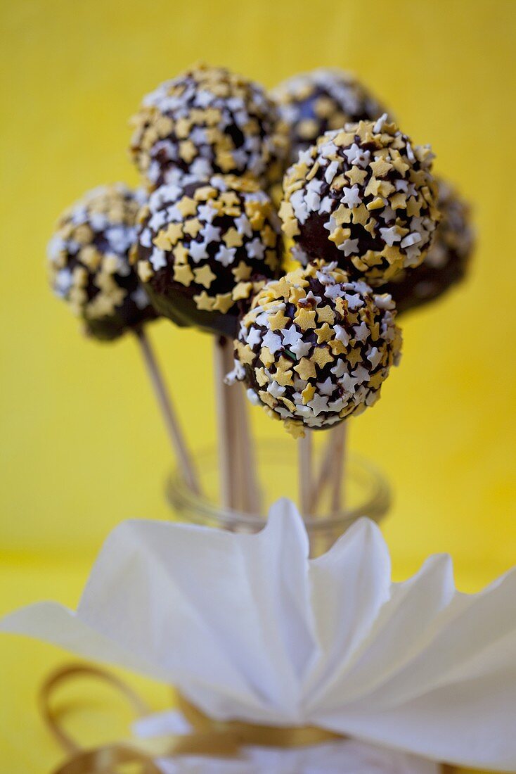 Cake Pops mit Zuckersternen