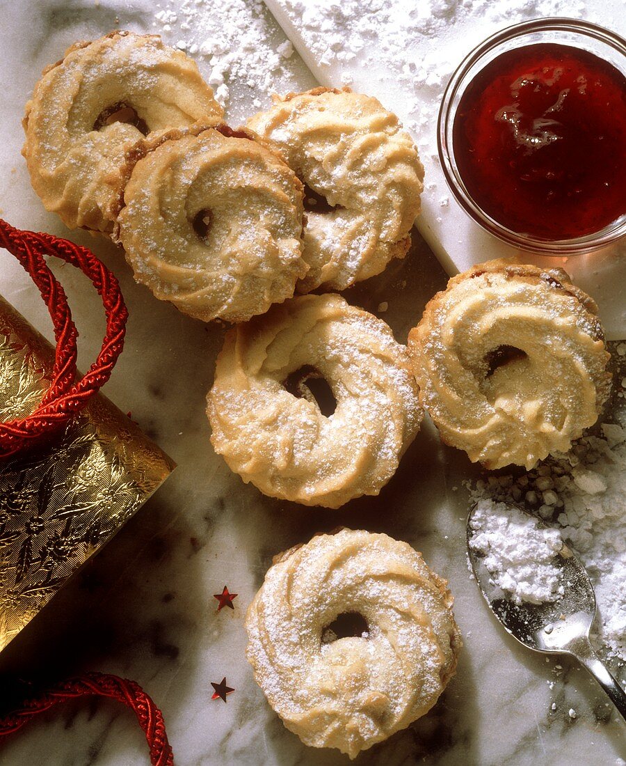 Filled marzipan cookies
