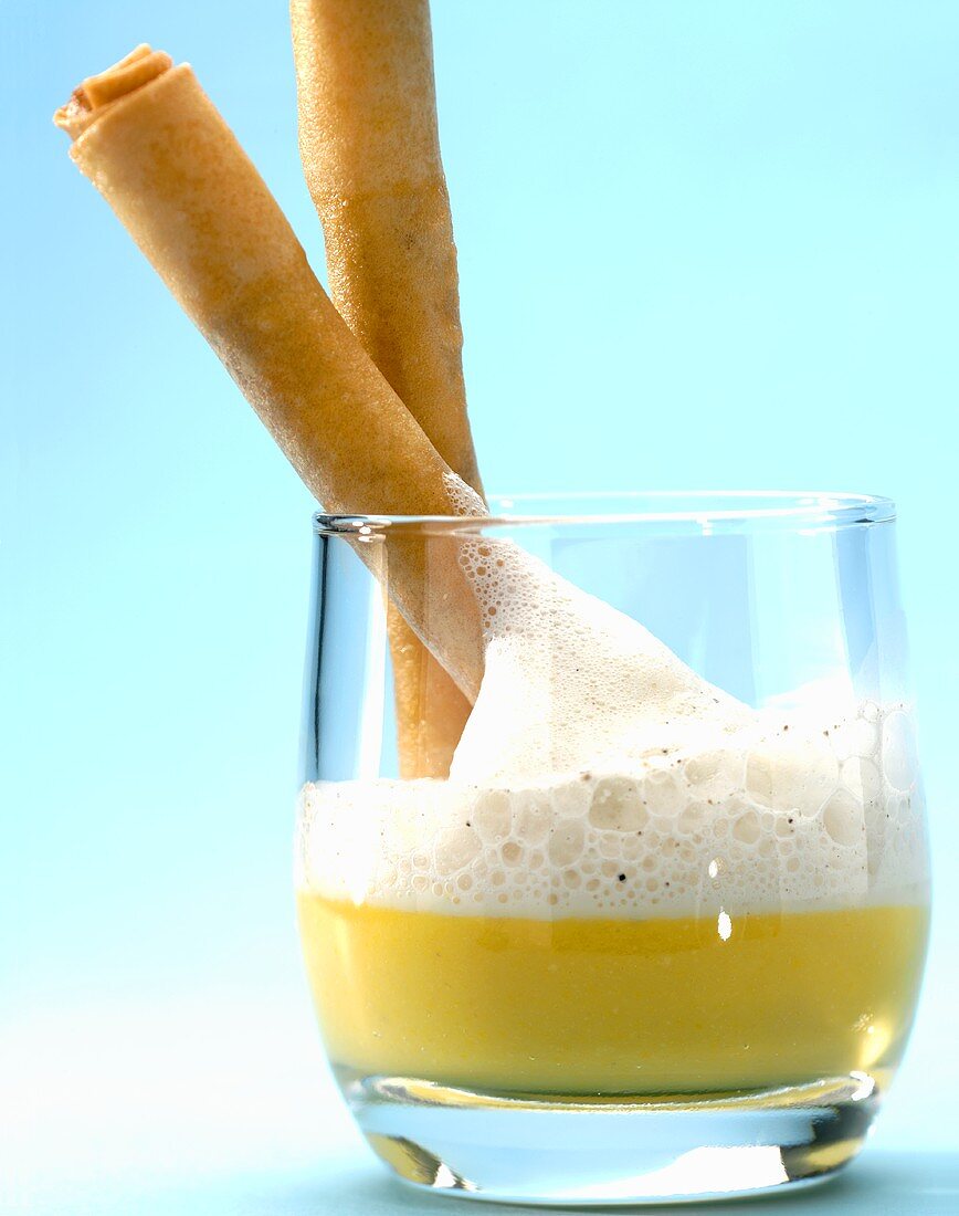 Sweetcorn puree with black salsify foam and spring rolls filled with mushrooms