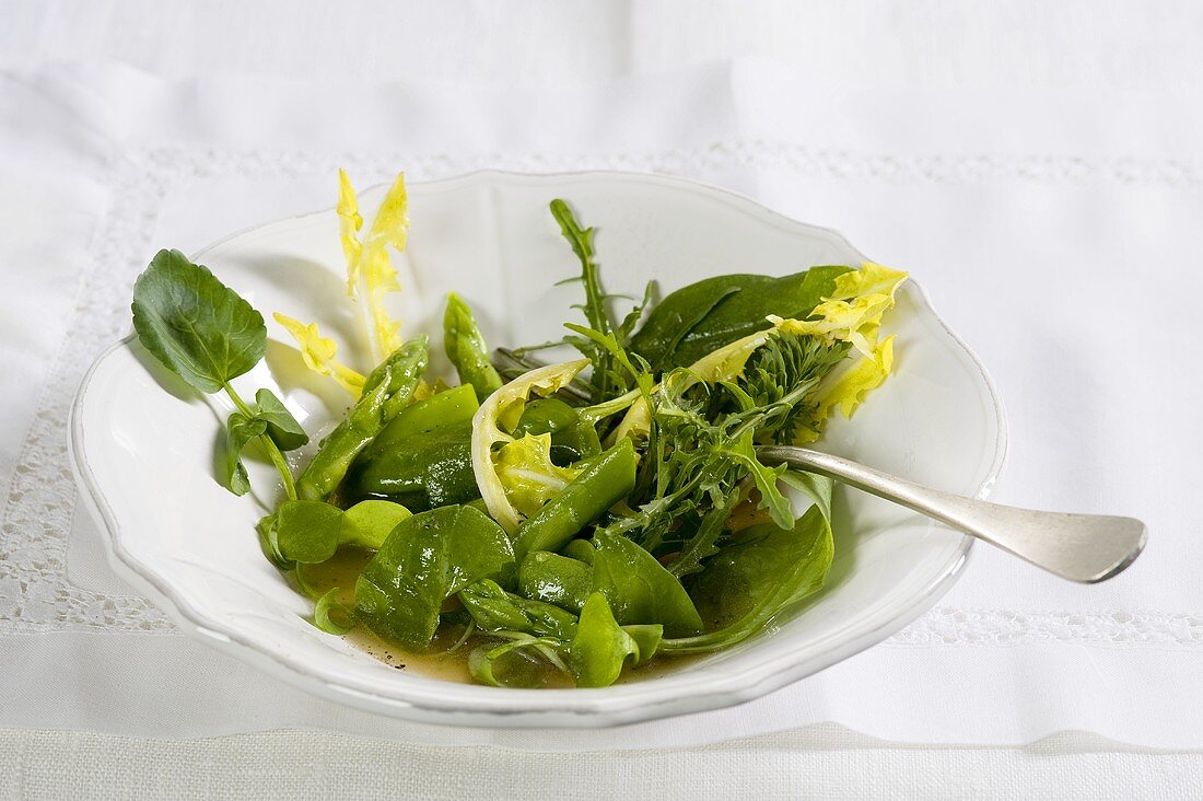 Insalata di spinaci alle erbe (sping spinach with herbs)