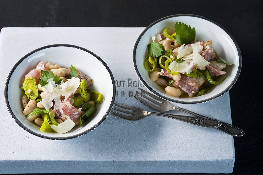 Fagioli con la finocchiona (bean salad with fennel salami)