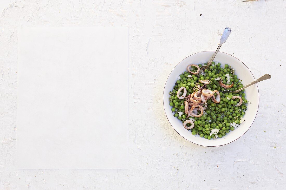 Peas with squid rings