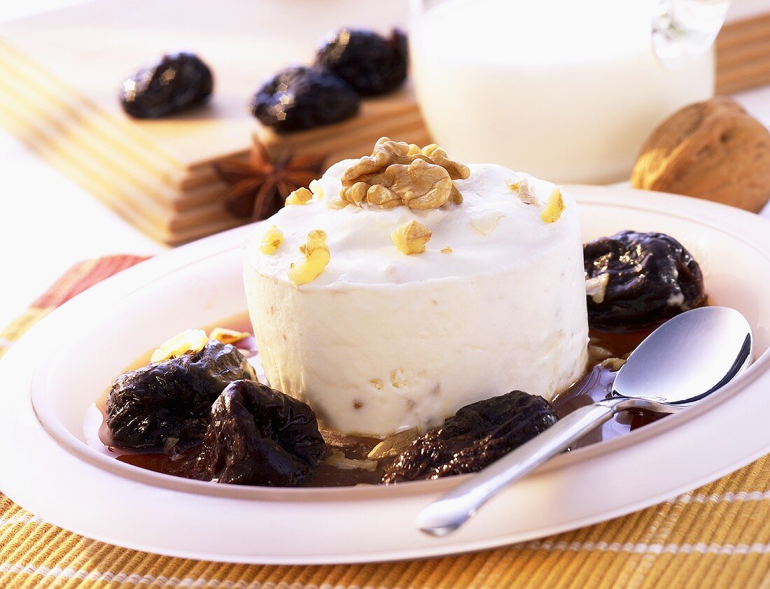 Honey ice cream with prunes and walnuts