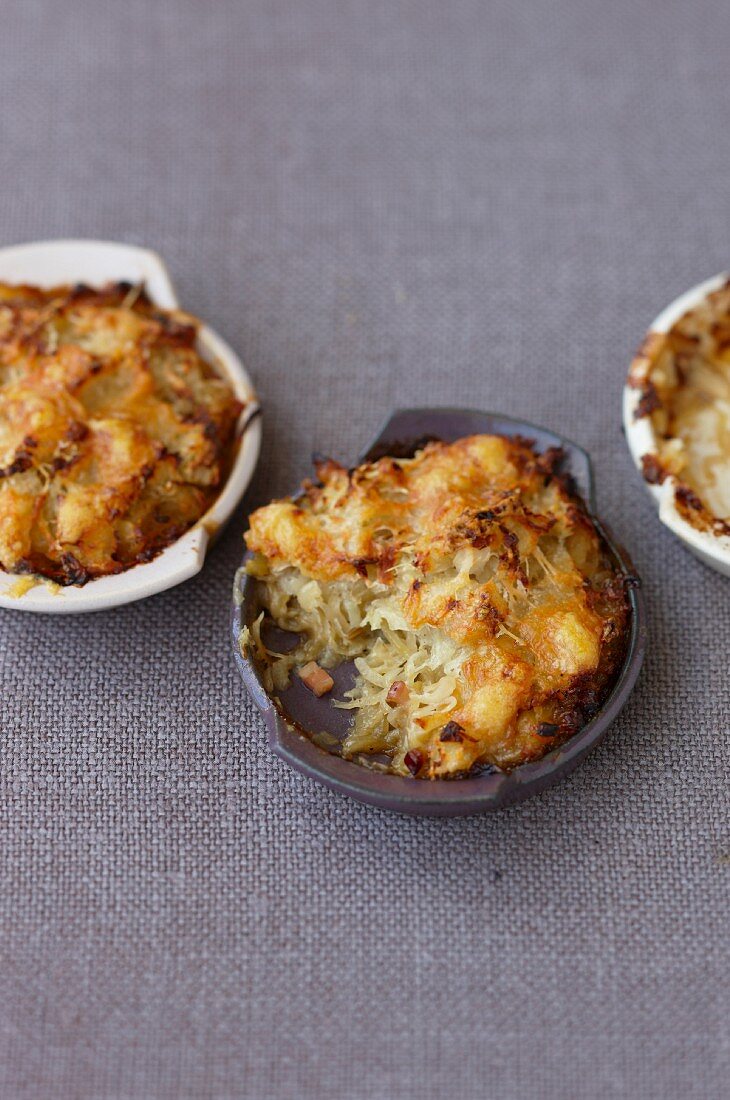 Onion bake with potatoes and bacon