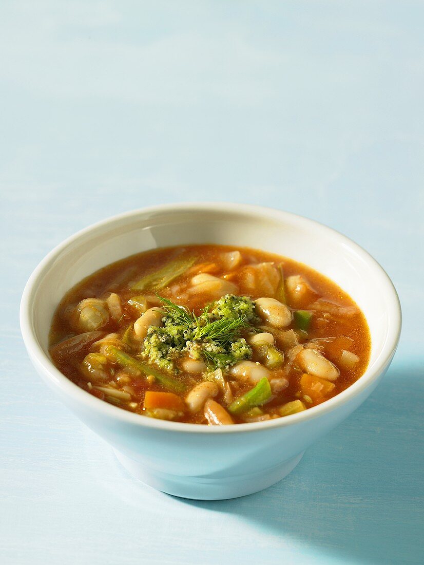Bean soup with white and green beans