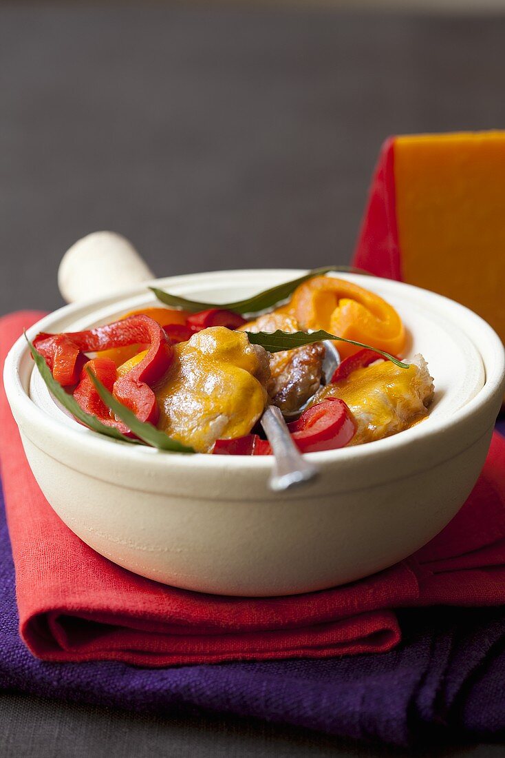 Meat and vegetable ragout with Cheddar