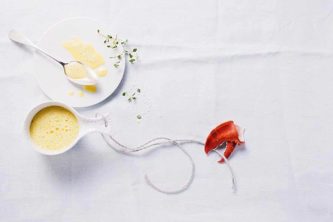 Creamy white wine sauce with saffron (for fish and seafood)