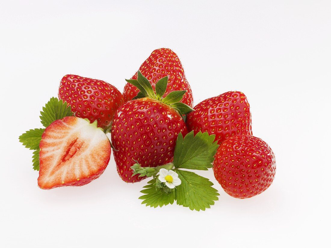 Strawberries with leaf and flowers