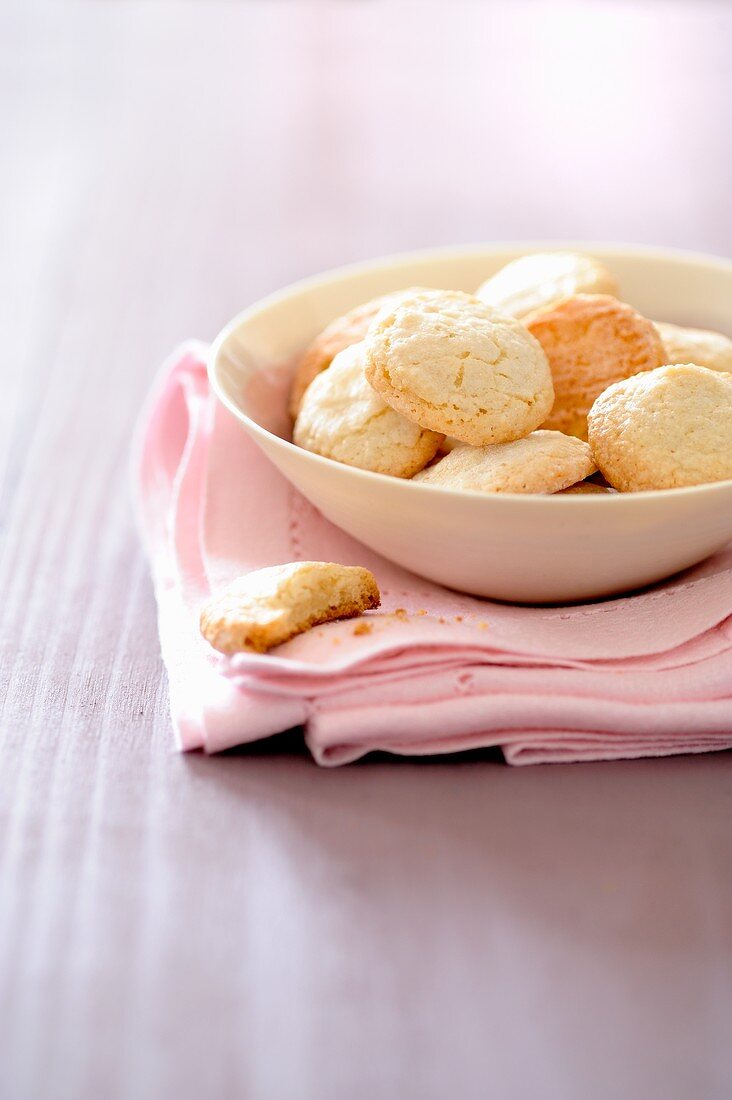 Macarons de Nancy in a dish