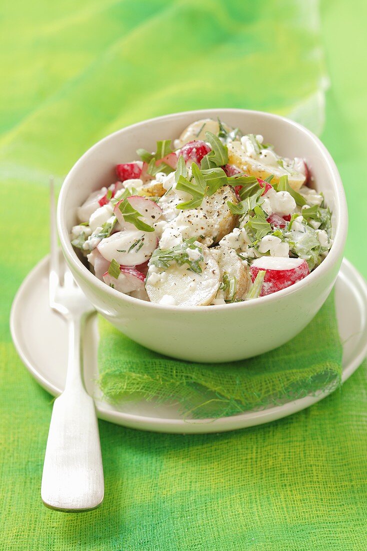 Kartoffel-Rübchen-Salat mit Rucola und Quark