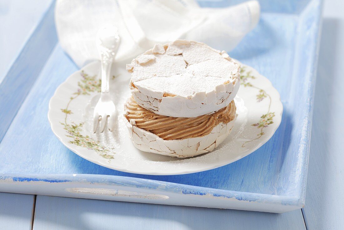 A meringue tart with coffee cream