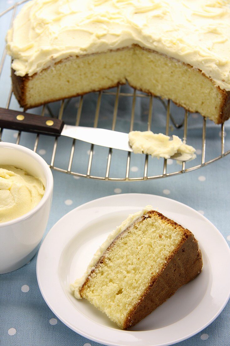 Biskuitkuchen mit Buttercreme