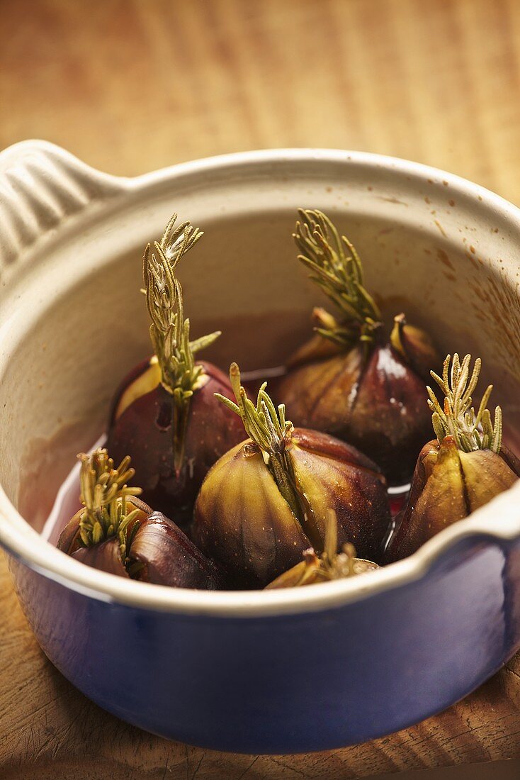 Figs with lavender and honey