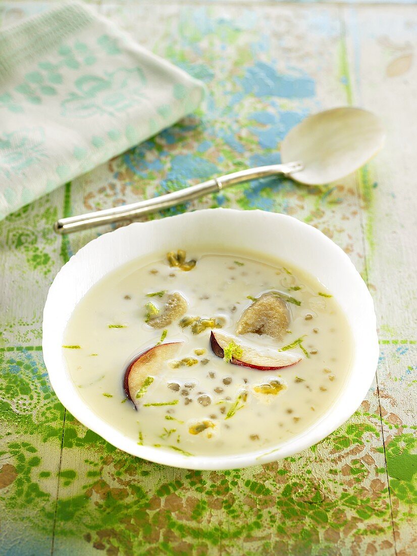 Tapioca soup with apple (Spain)