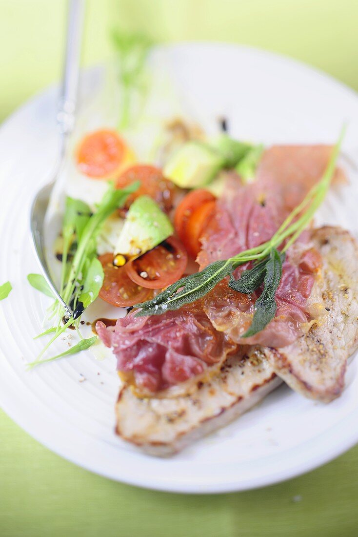 Saltimbocca with salad