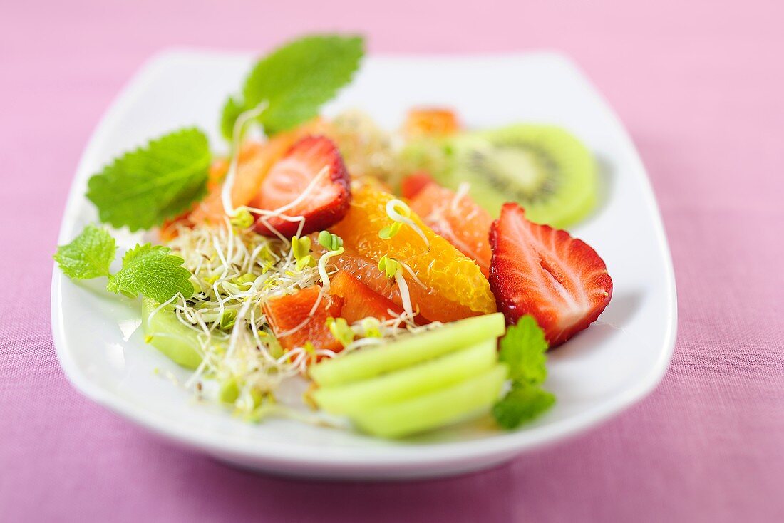 Fruchtsalat mit Sprossen