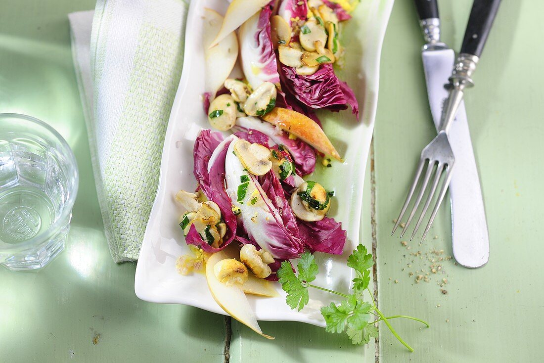 Radicchio salad with pears