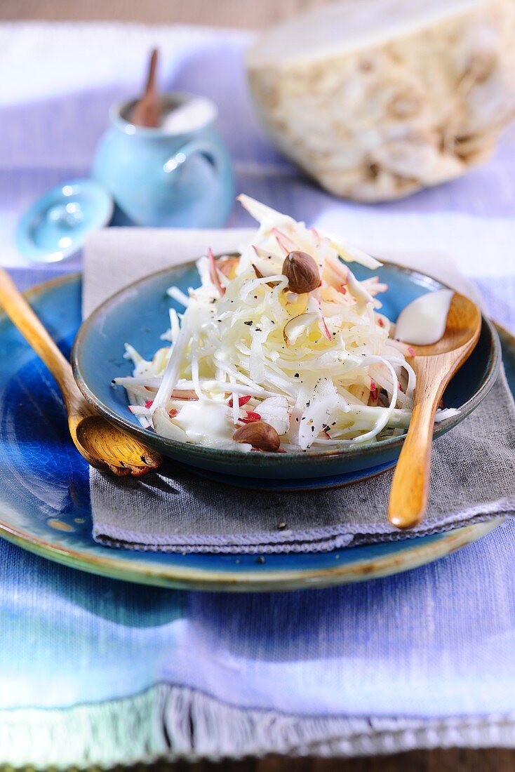 Sauerkrautsalat mit Knollensellerie