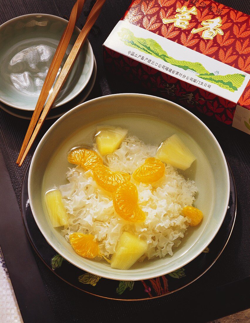 Snow Fungus Soup with Tangerines
