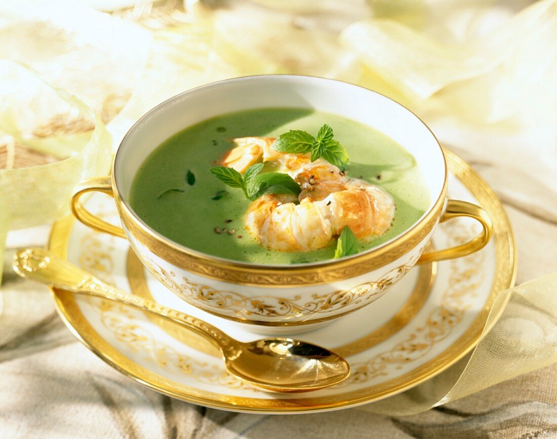 Creamed pea soup with Dublin Bay prawns