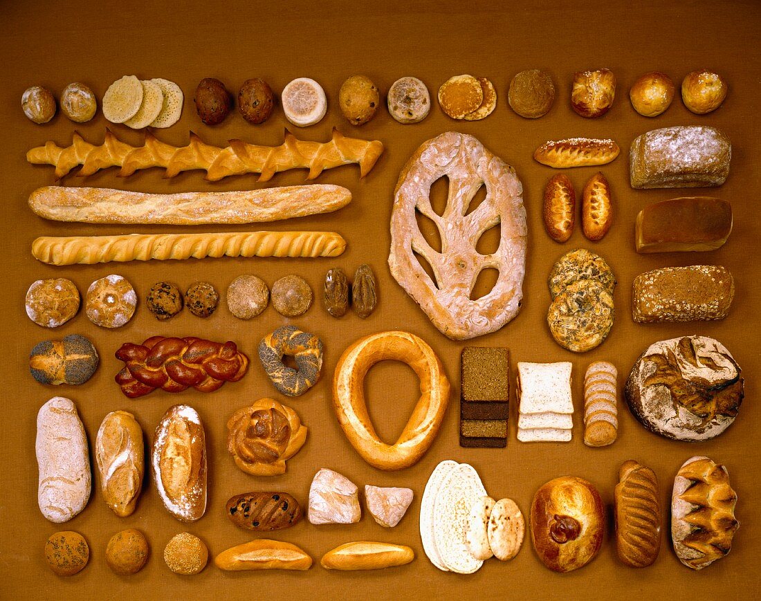 Verschiedene Brötchen, Brote und süsses Gebäck