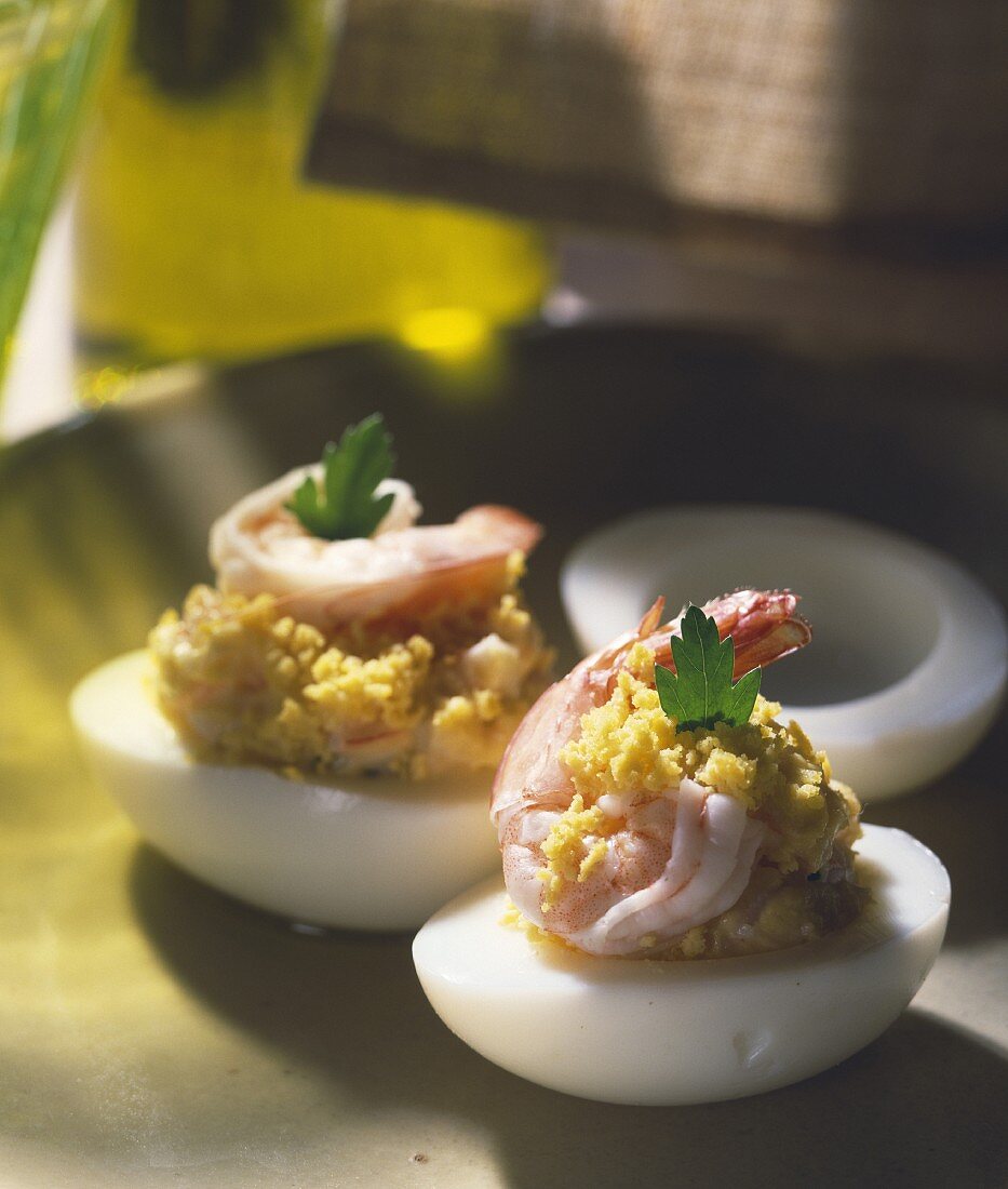 Egg mimosa with shrimps