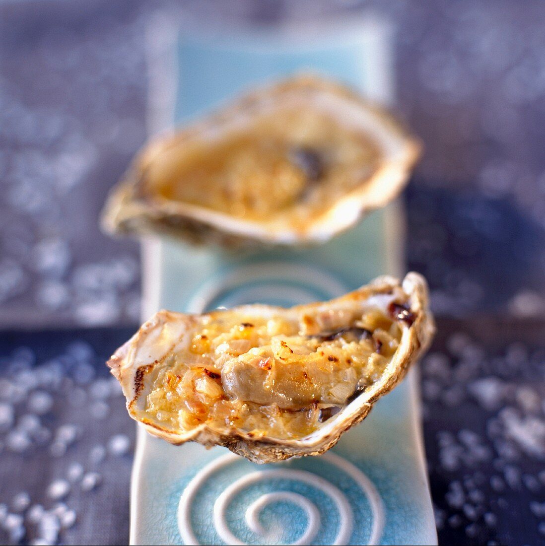 Hot oysters with shallots and red wine