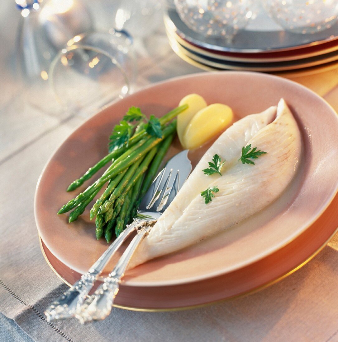 John Dory fillets with green asparagus