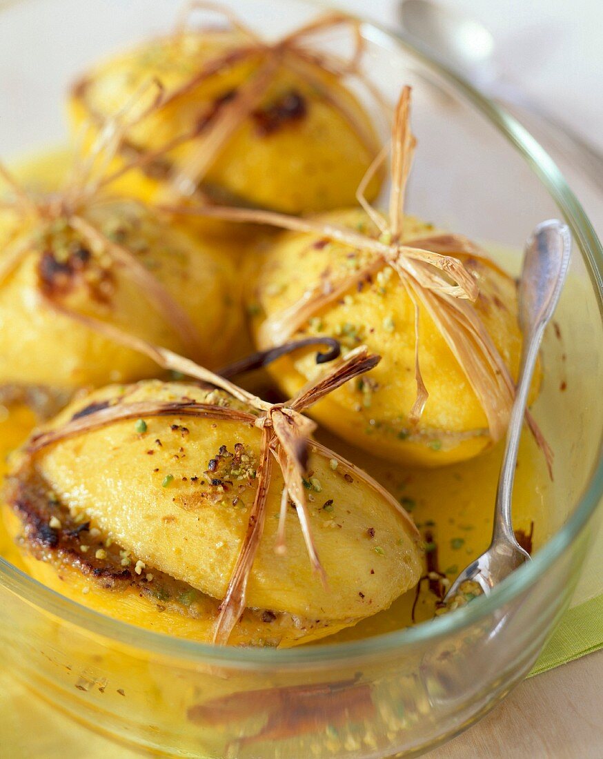 Gebratene Mangos mit Pistazien