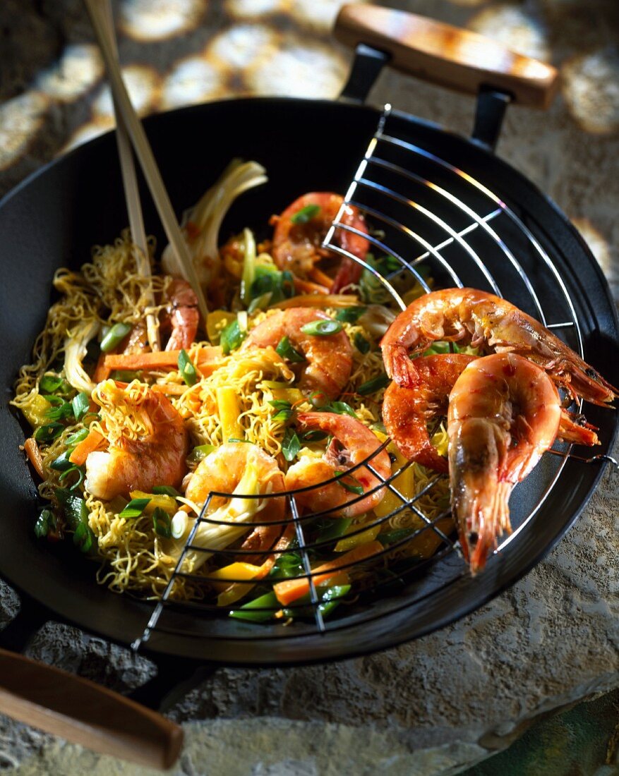 Sautéed prawns and noodles