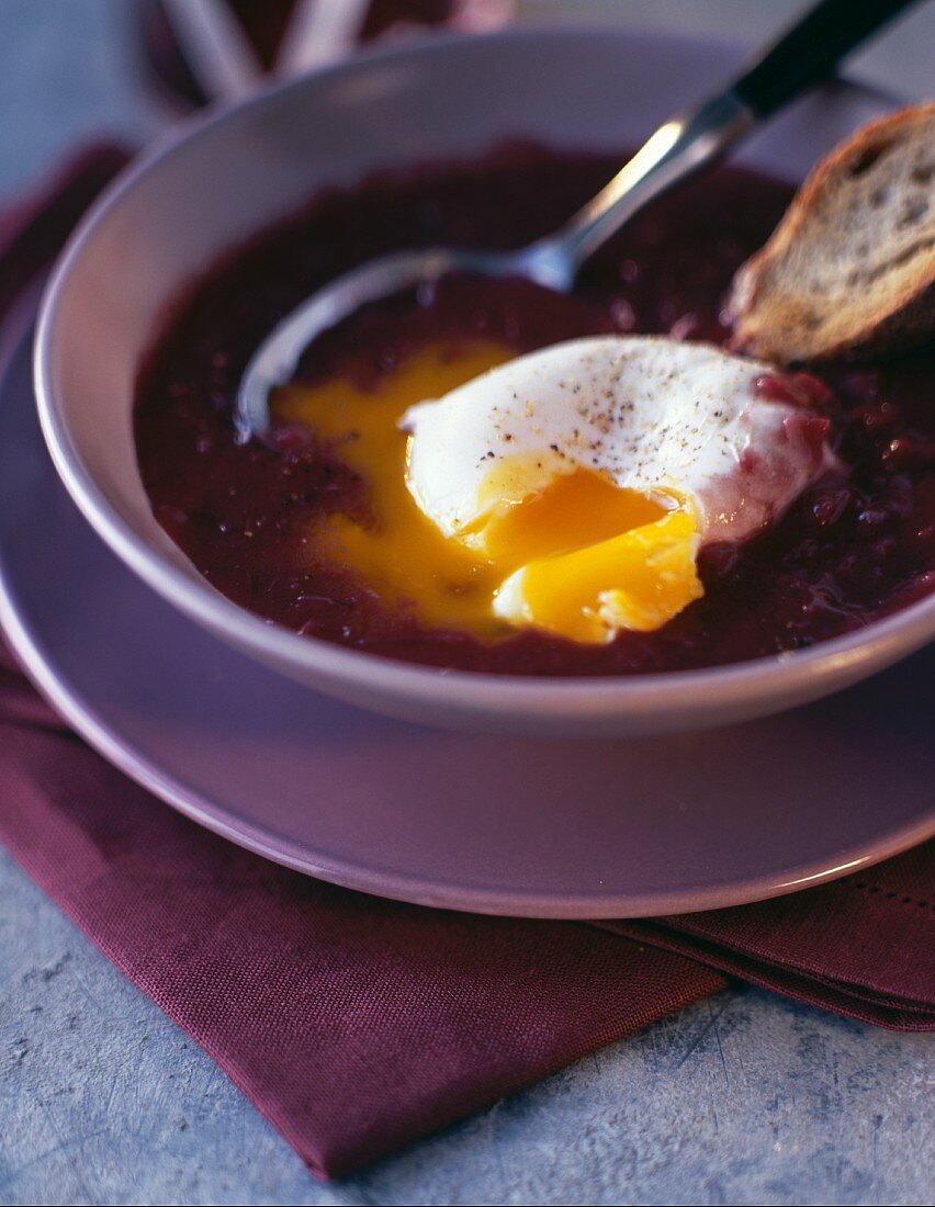 Poached egg in red wine sauce