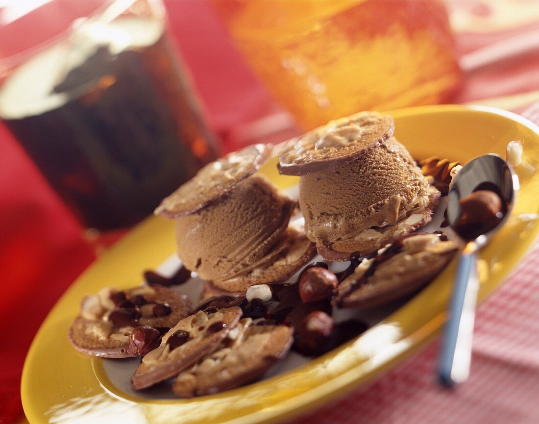 Coffee ice cream with nougatines and chocolate and dried fruit shortbread cookies