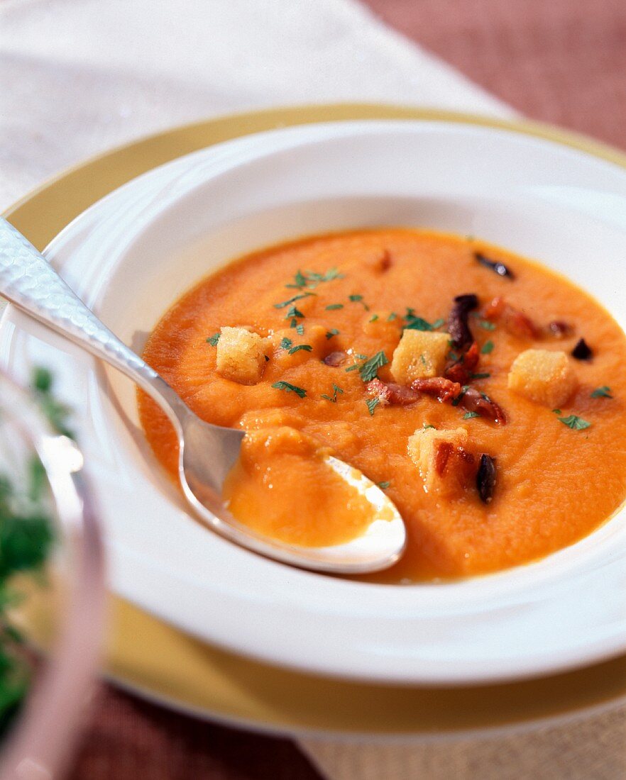 Cream of tomato soup with mushrooms