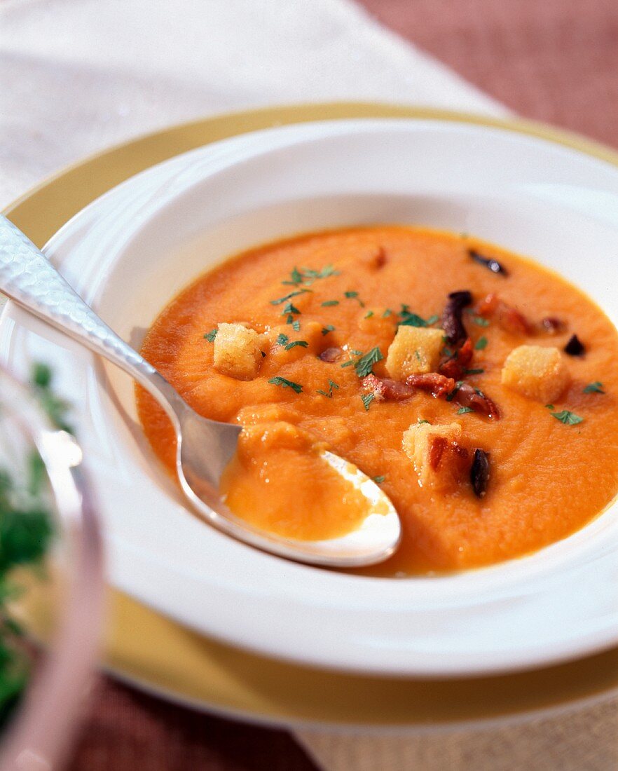 Tomatencremesuppe mit Pilzen