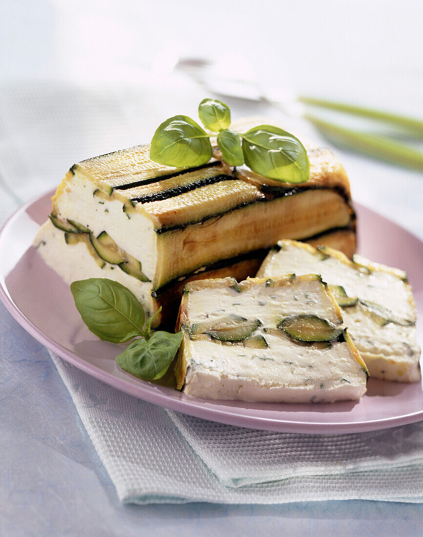 Ziegenkäse-Terrine mit Zucchini