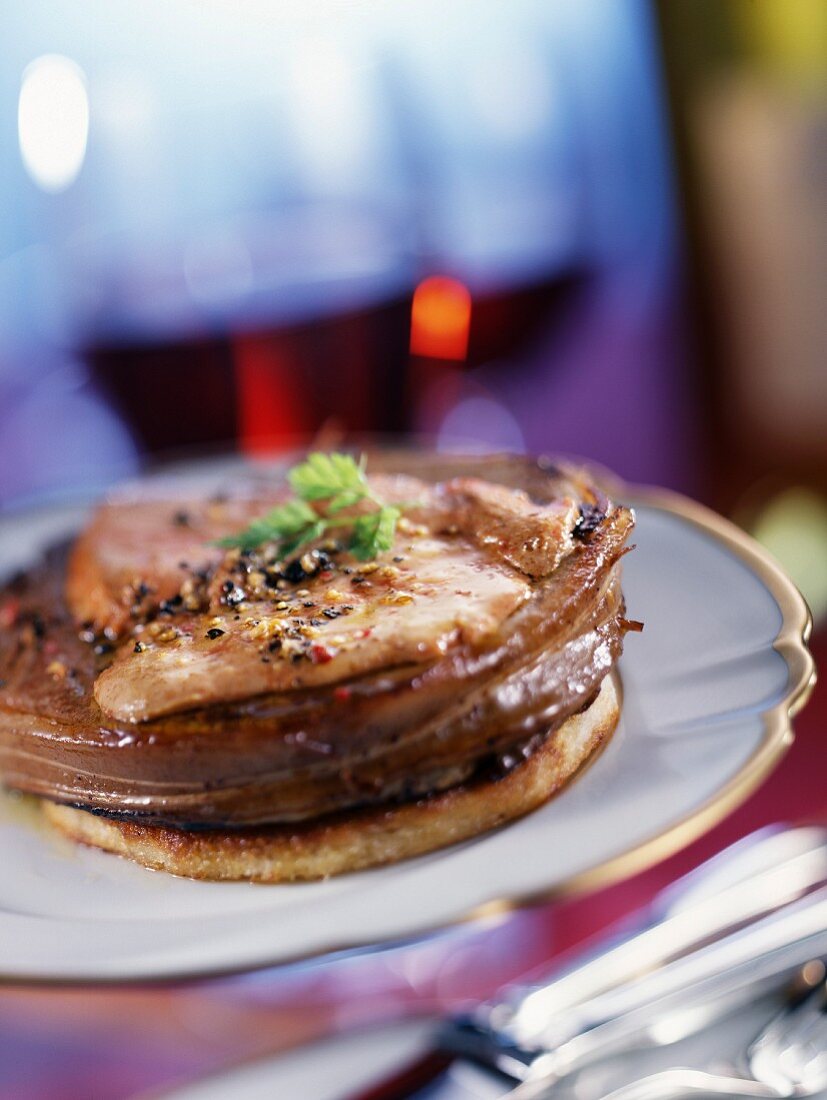 Tournedos Rossini (Rinderfilet mit Gänseleber und Trüffeln)