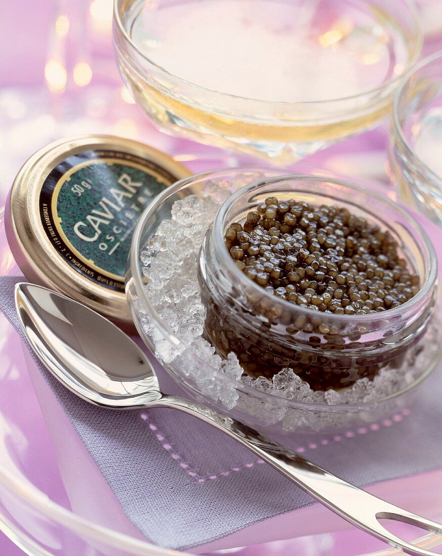 Ossietra-Kaviar auf Eis