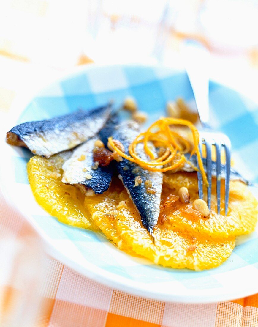 Browned sardines with orange