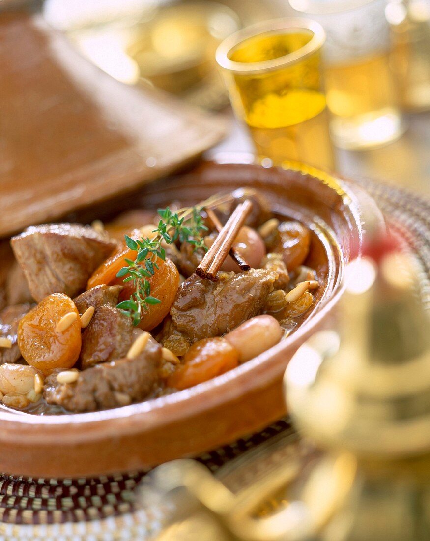 Lamm-Tajine mit Trockenfrüchten