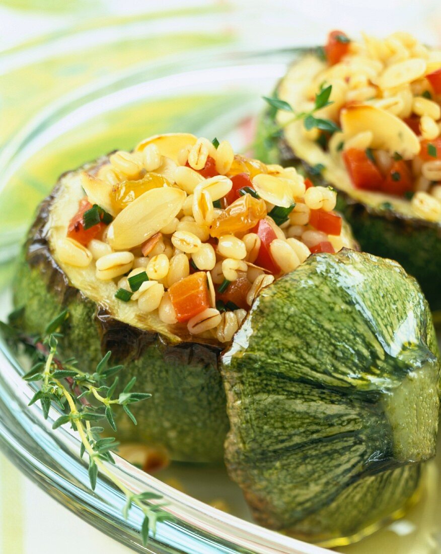 Courgettes stuffed with wheat