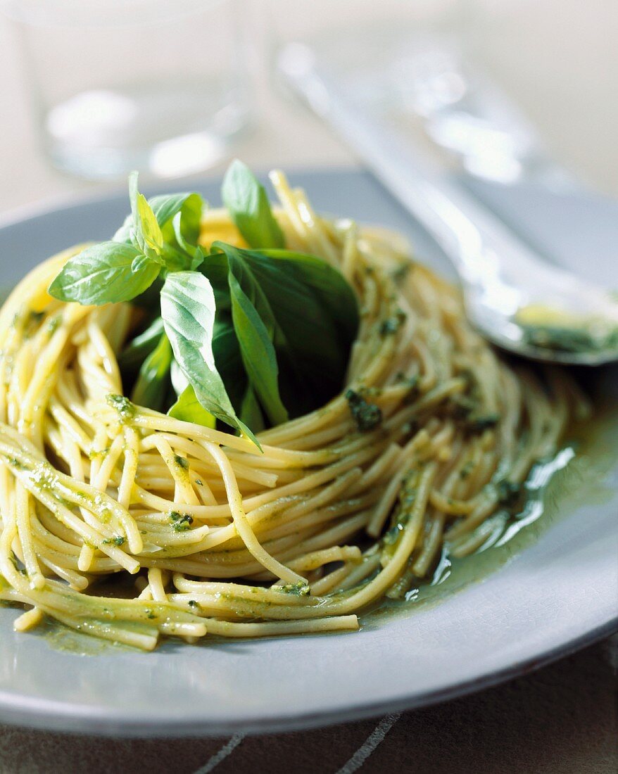 Spaghetti mit Pesto