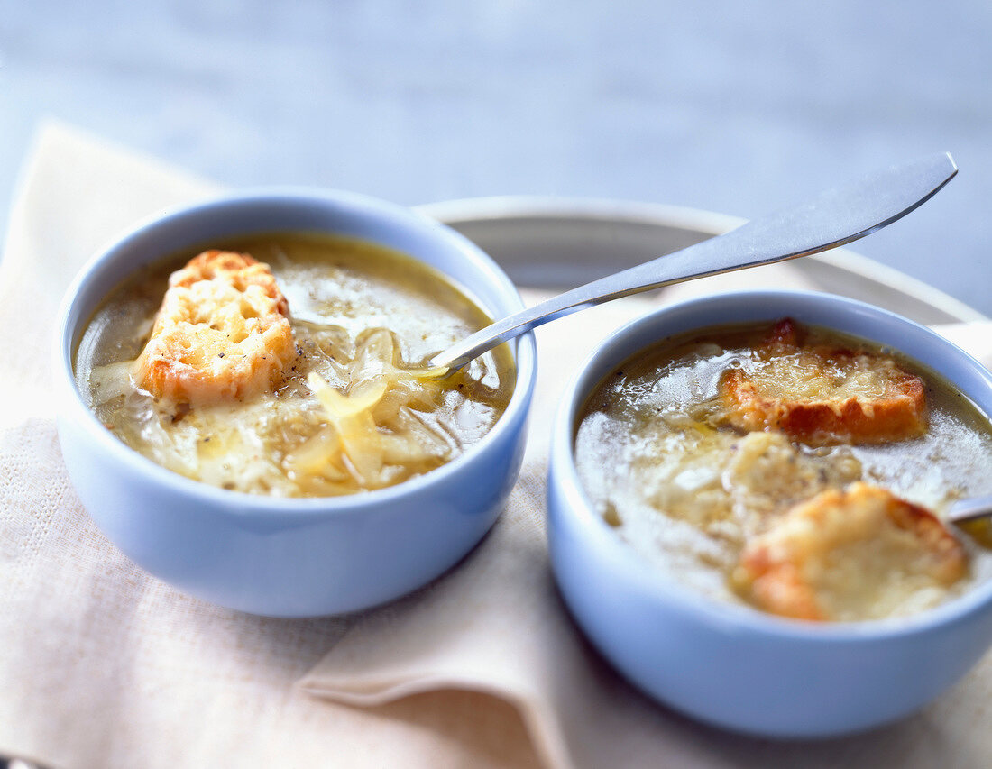 Onion soup gratinée with croutons and cheese