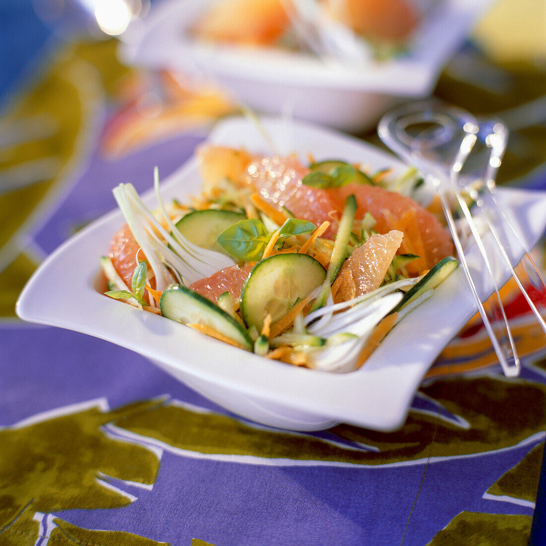 Gemüsesalat mit Gurke, Möhre, Fenchel und Grapefruit